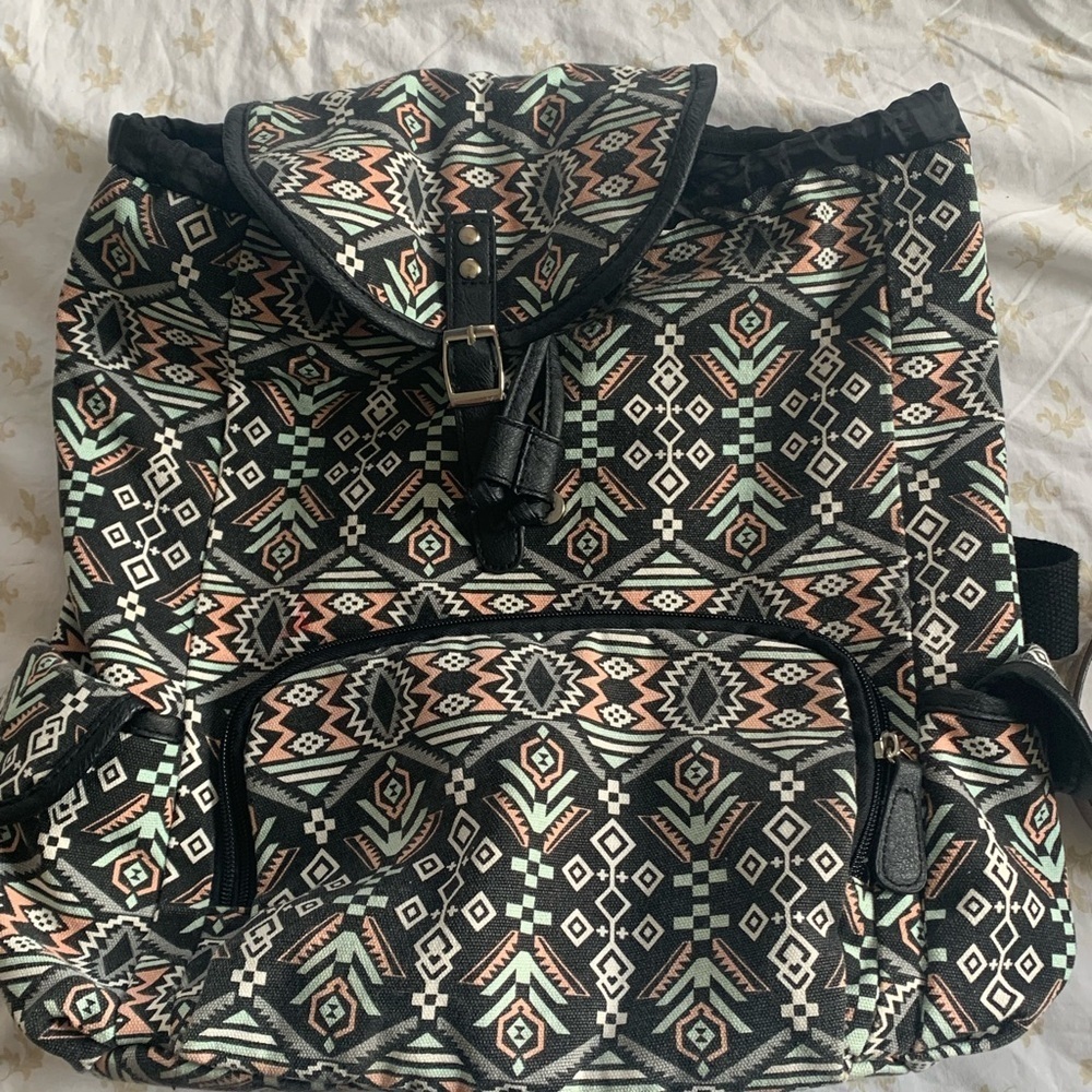 Tribal Pattern Backpack​​​